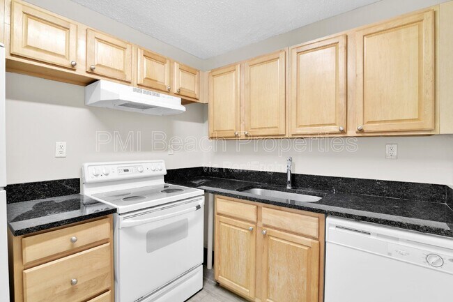 Foto del edificio - 414 Meadows Cir