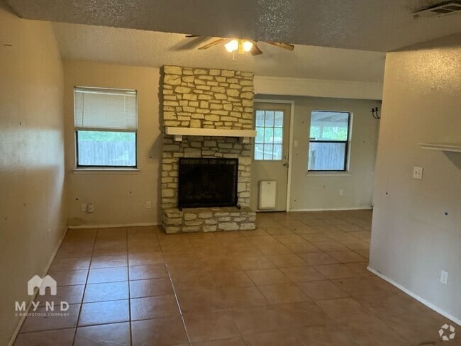 Building Photo - 2300 Berkett Dr