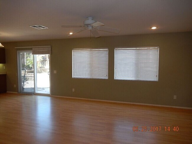 Foto del edificio - 37965 Encanto Rd
