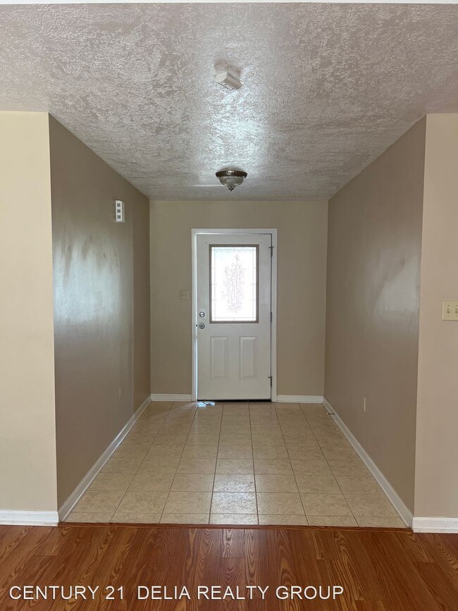 Building Photo - 3 br, 2 bath House - 110 Maverick St.