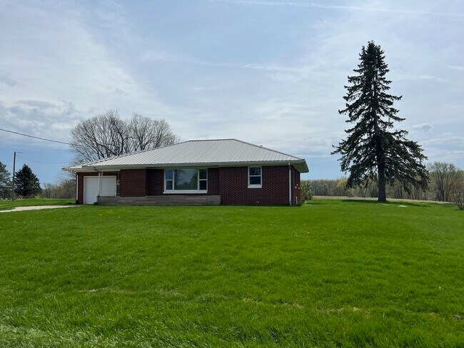 Foto del edificio - 6833 E 950 N