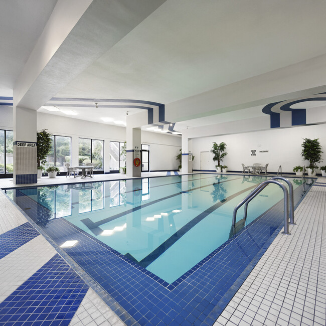 Piscine - Leaside Towers