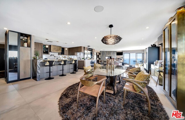 Foto del edificio - 6309 Ocean Front Walk