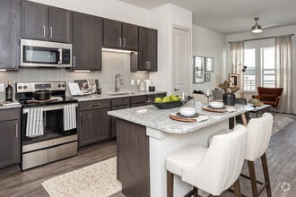 1BR,1BA-A7 - Magnolia on the Green