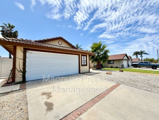 Building Photo - 29677 Woodlands Ave
