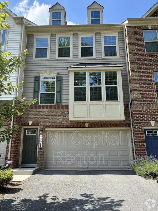 Building Photo - 1738 Whitehall Dr