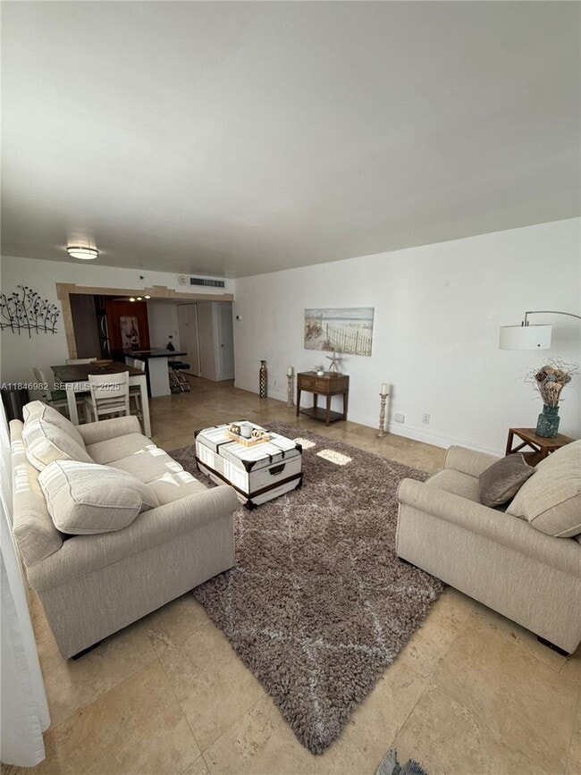 Building Photo - 100 Lincoln Rd