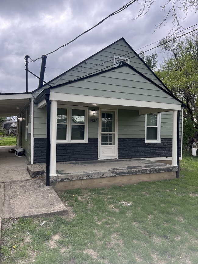 Foto del edificio - 1437 Exeter Ave