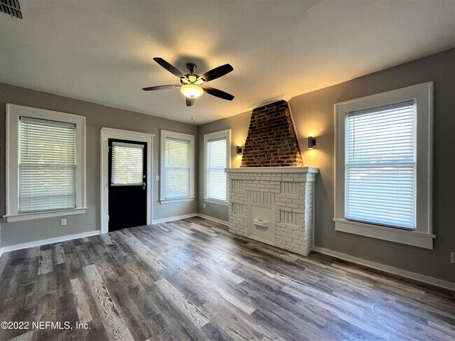 Building Photo - 2820 Herschel St