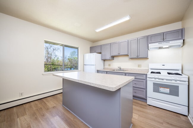 Building Photo - Brambury Ridge Apartments