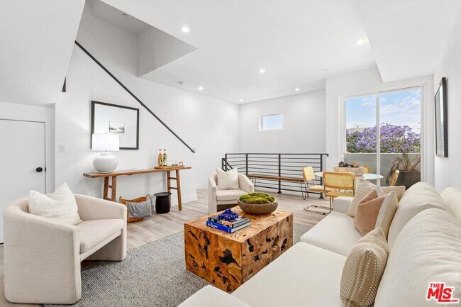 Building Photo - 4914 S Centinela Ave