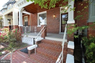Building Photo - 138 Randolph Pl NW
