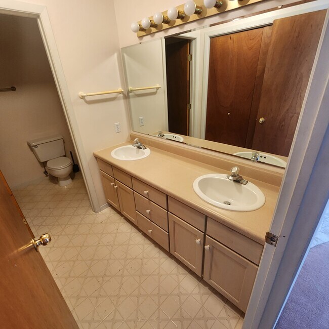 Foto del edificio - 207 Quinella St