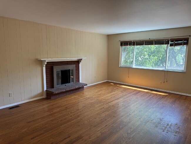 Photo - 1280 Linden Ave Apartment