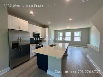 Foto del edificio - 3932 Winterfield Pl