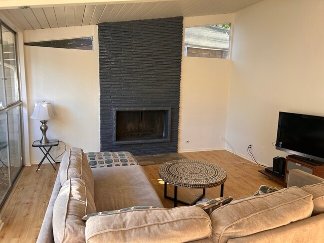 Building Photo - 22839 Epsilon St