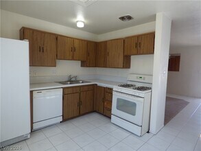 Building Photo - 7043 Forest Vista St