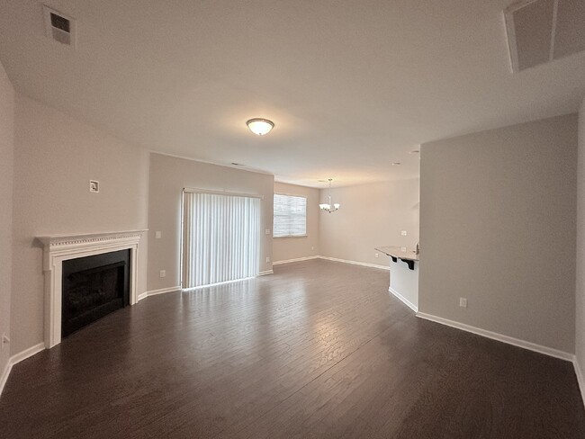 Foto del edificio - Like New 2 Story Townhome in Durham!