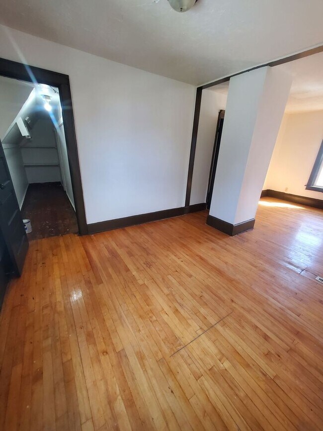 Building Photo - 3237 N 34th St