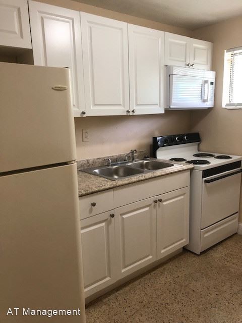 Foto del edificio - 2 br, 1 bath House - 2830 NW 15th Ct unit B