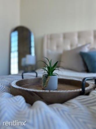 Foto del edificio - 3 br, 3 bath Condo - 920 Poeyfarre Street 325