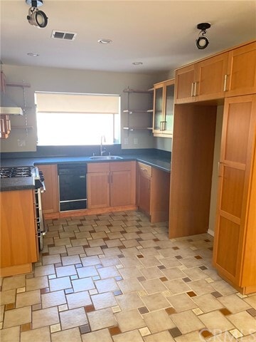 Building Photo - 2615 W Grand Ave