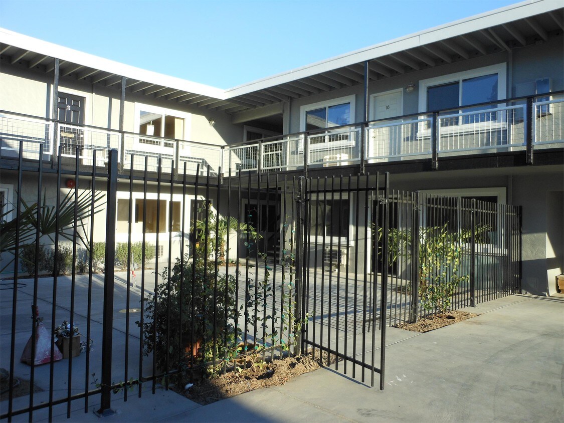 Building Photo - 1120 Yulupa Ave