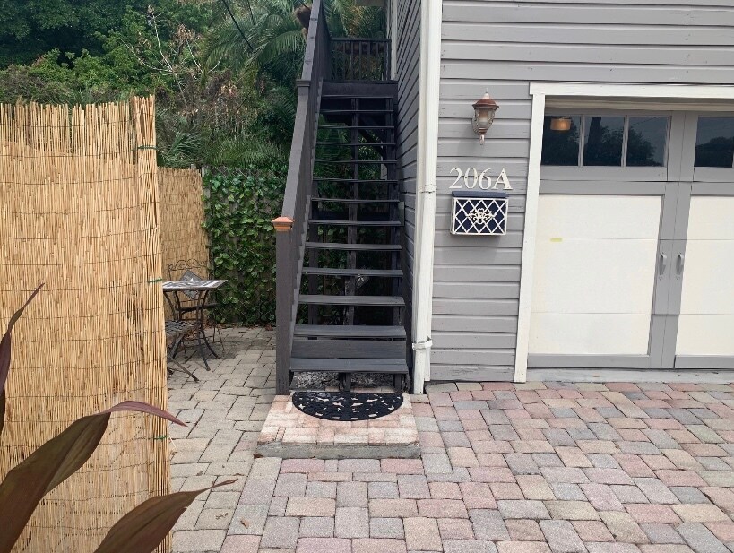 Foto principal - 206 E Ross Ave