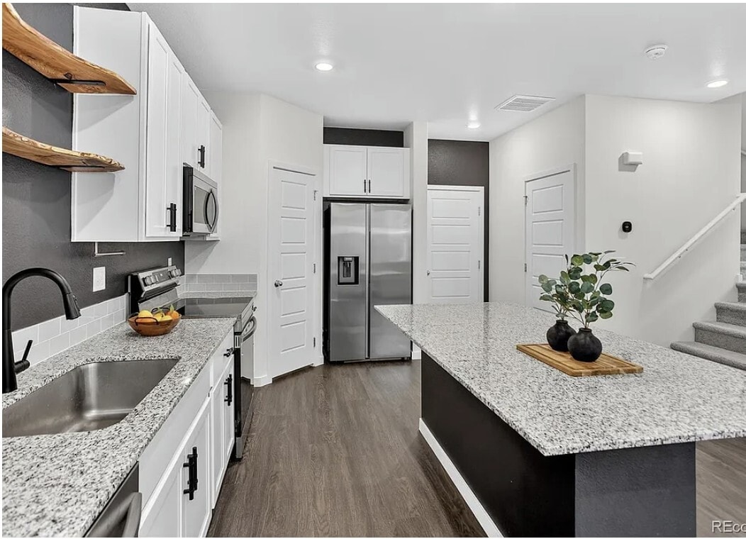 Foto principal - 270 Cardinal St