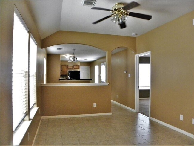 Foto del edificio - 6336 Austinville Dr