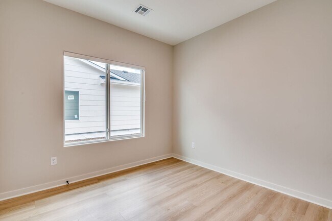 Foto del edificio - Area151-Kingston Plan