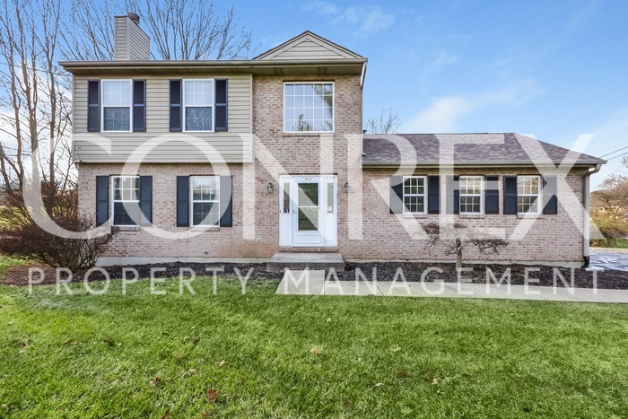 Primary Photo - Gorgeous 3 Bedroom Home with Fenced Backyard!
