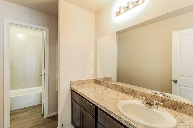 Foto del edificio - 2546 Grayling Dr