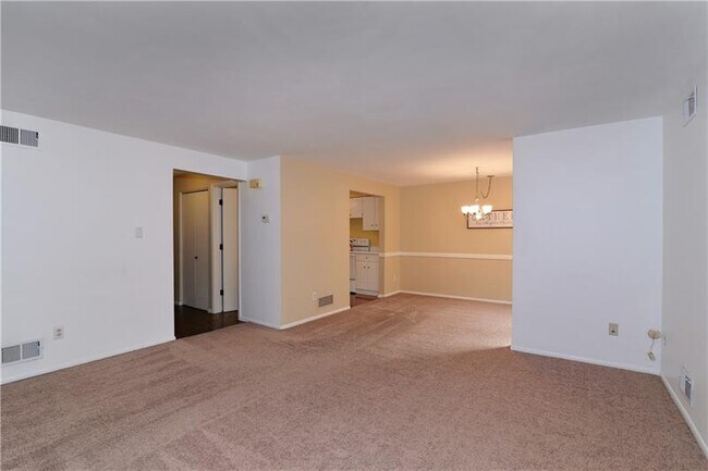 Building Photo - 1462 Spreading Oak Dr