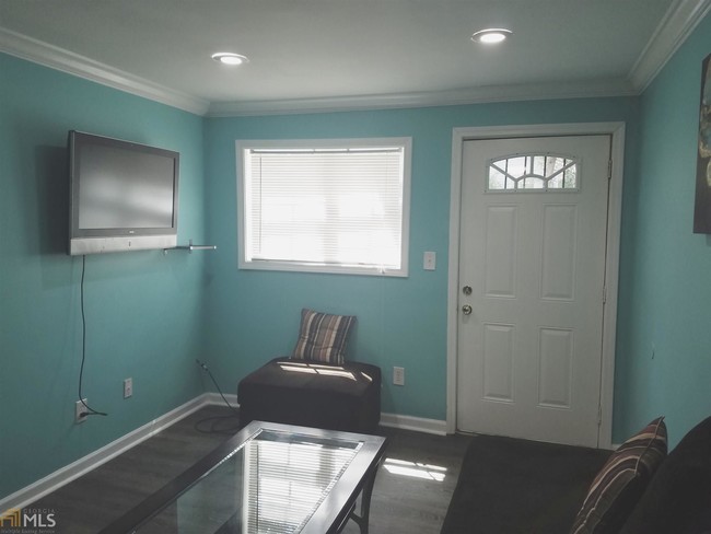 Foto del edificio - 687 Dalvigney St NW