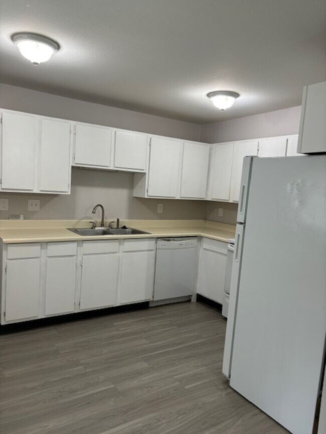 Foto del edificio - old-3373 S. Alcott 6