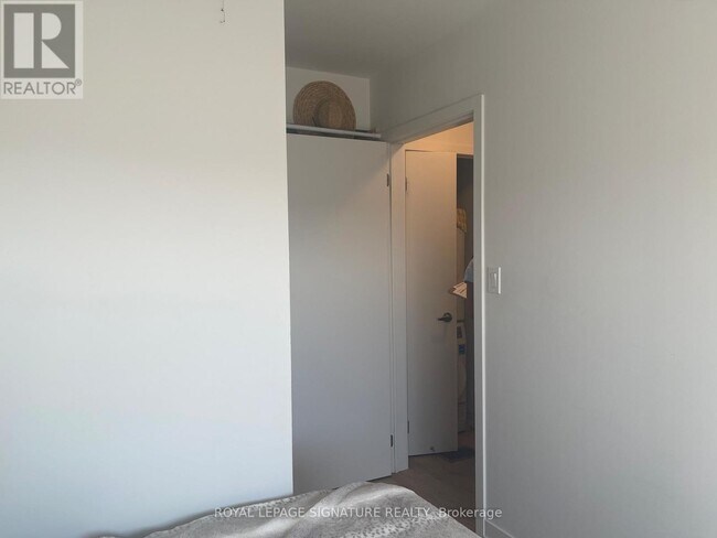 Photo du bâtiment - 1760 Simcoe St N