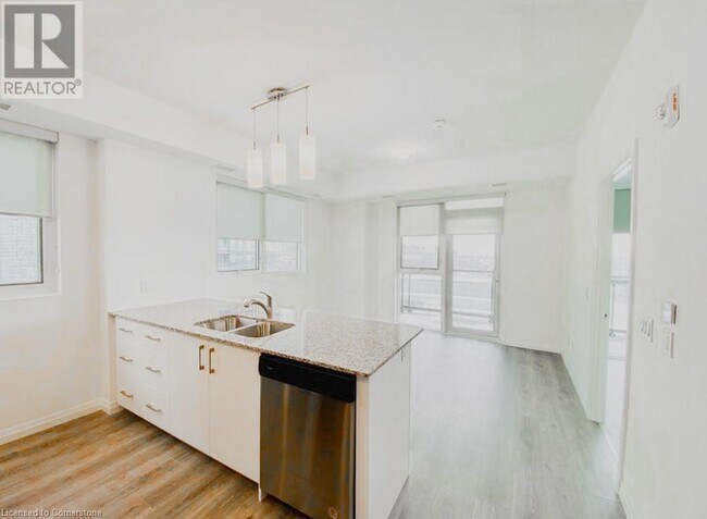 Building Photo - 108 Garment St