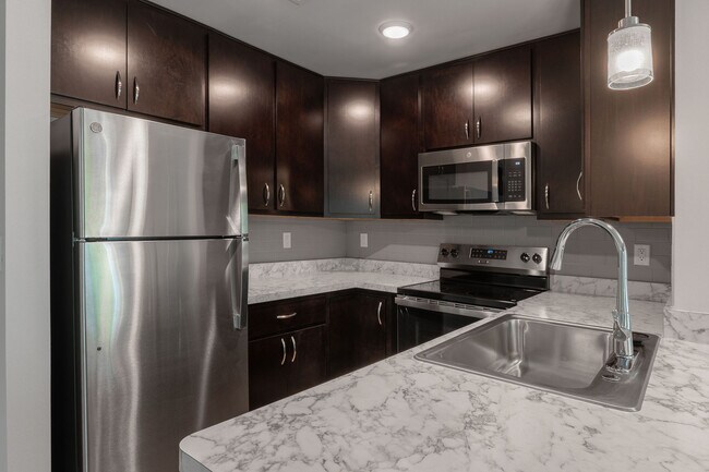 Foto del edificio - Montclair in the Woods