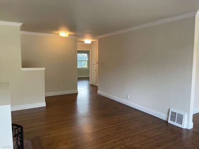 Building Photo - 4 br, 2 bath House - 121 Olympia Way