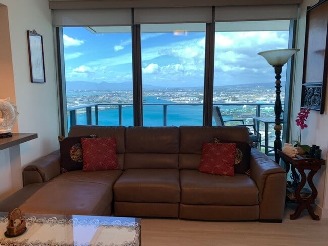 Photo - Fully Furnished 2B+office/2 BA/2 Parking on High Floor Corner Unit with Ocean View House