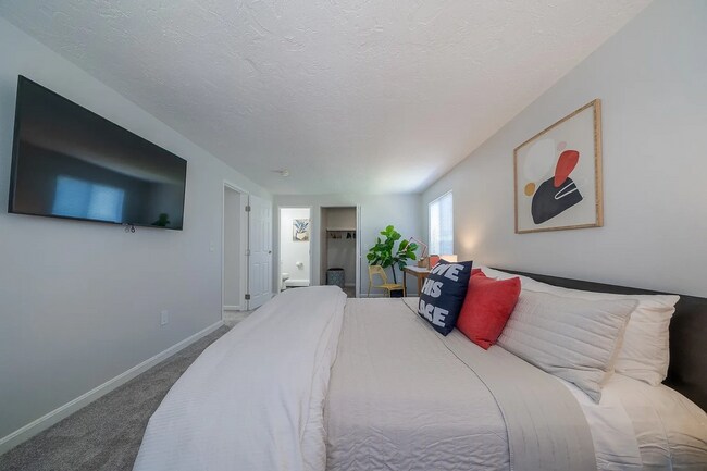 Building Photo - Rosemont Square