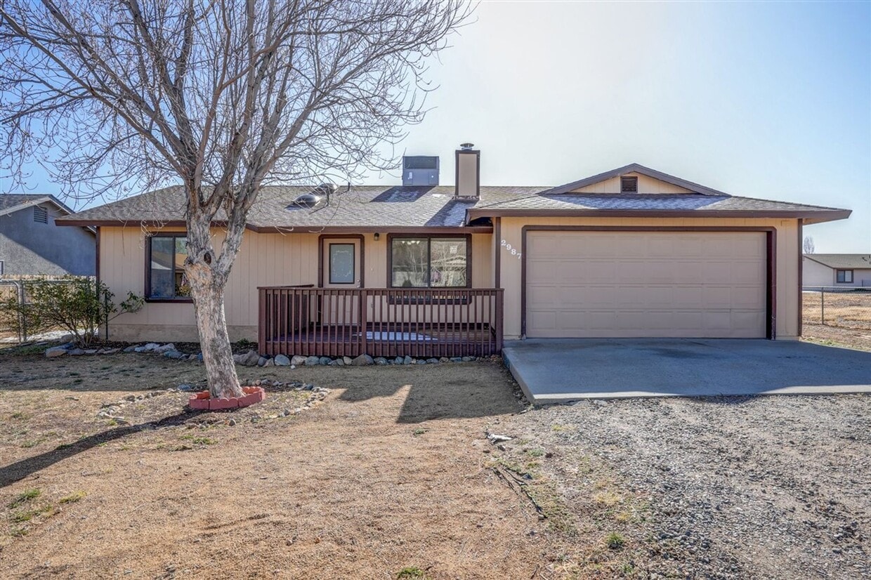 Foto principal - 3 bedroom, 2 bathroom ranch style home in ...