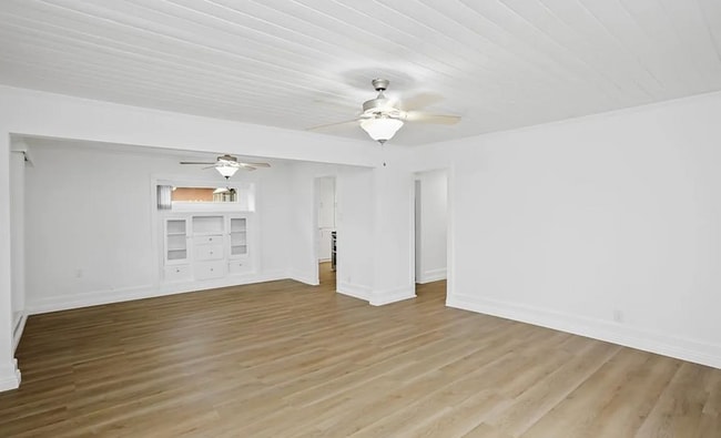 Foto del edificio - 3 Bedroom, 1 Bathroom Home – Ideal for Stu...