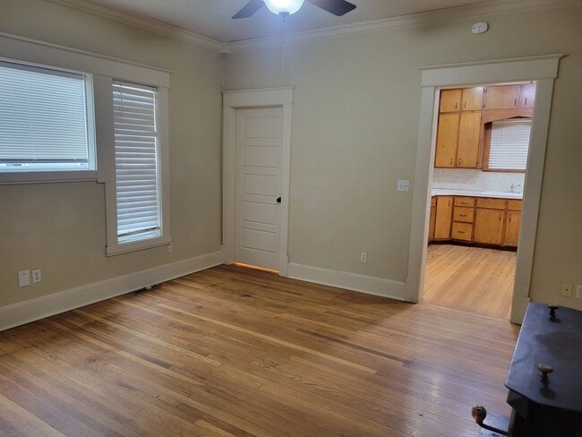 Building Photo - 2 Bedroom, 2 Bathroom! Huge Shop building ...