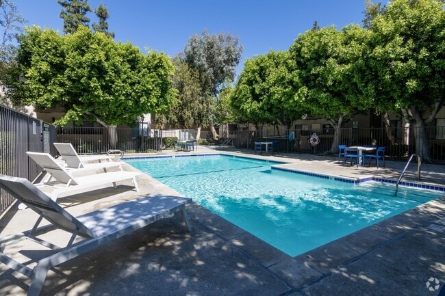 Building Photo - Private Suites Co-Living at Entrada Landing