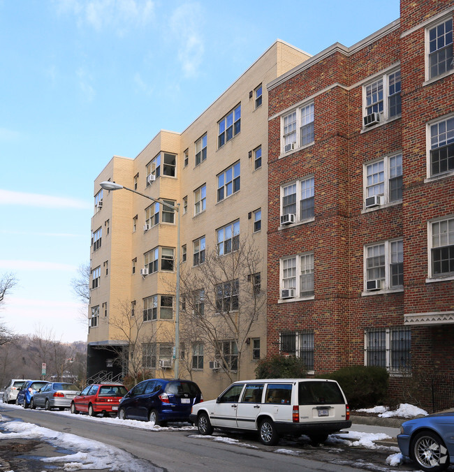 Building Photo - 3025 Ontario Rd NW