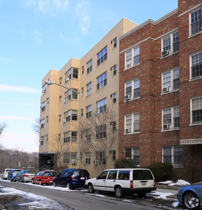 Foto del edificio - 3025 Ontario Rd NW