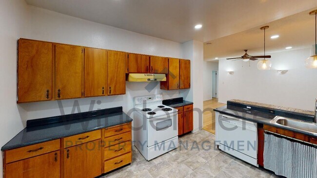 Foto del edificio - 735 Whitman St