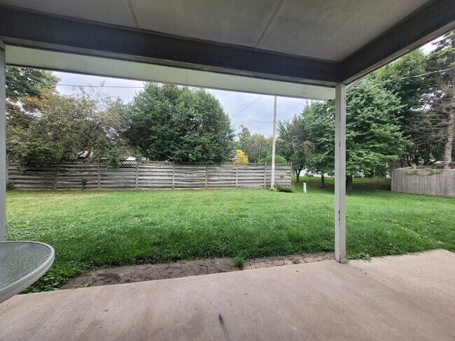 Foto del edificio - 1593-1595-1595 Acorn Ct